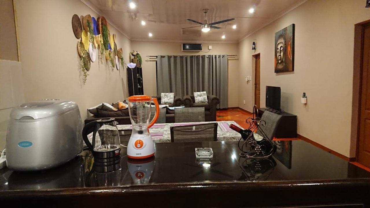 Svh Bush Lodge Марлот Парк Екстериор снимка