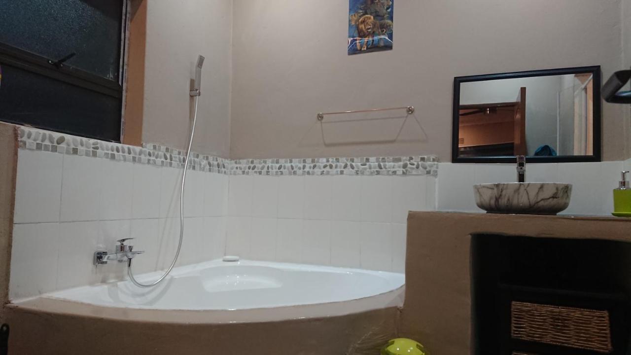 Svh Bush Lodge Марлот Парк Екстериор снимка