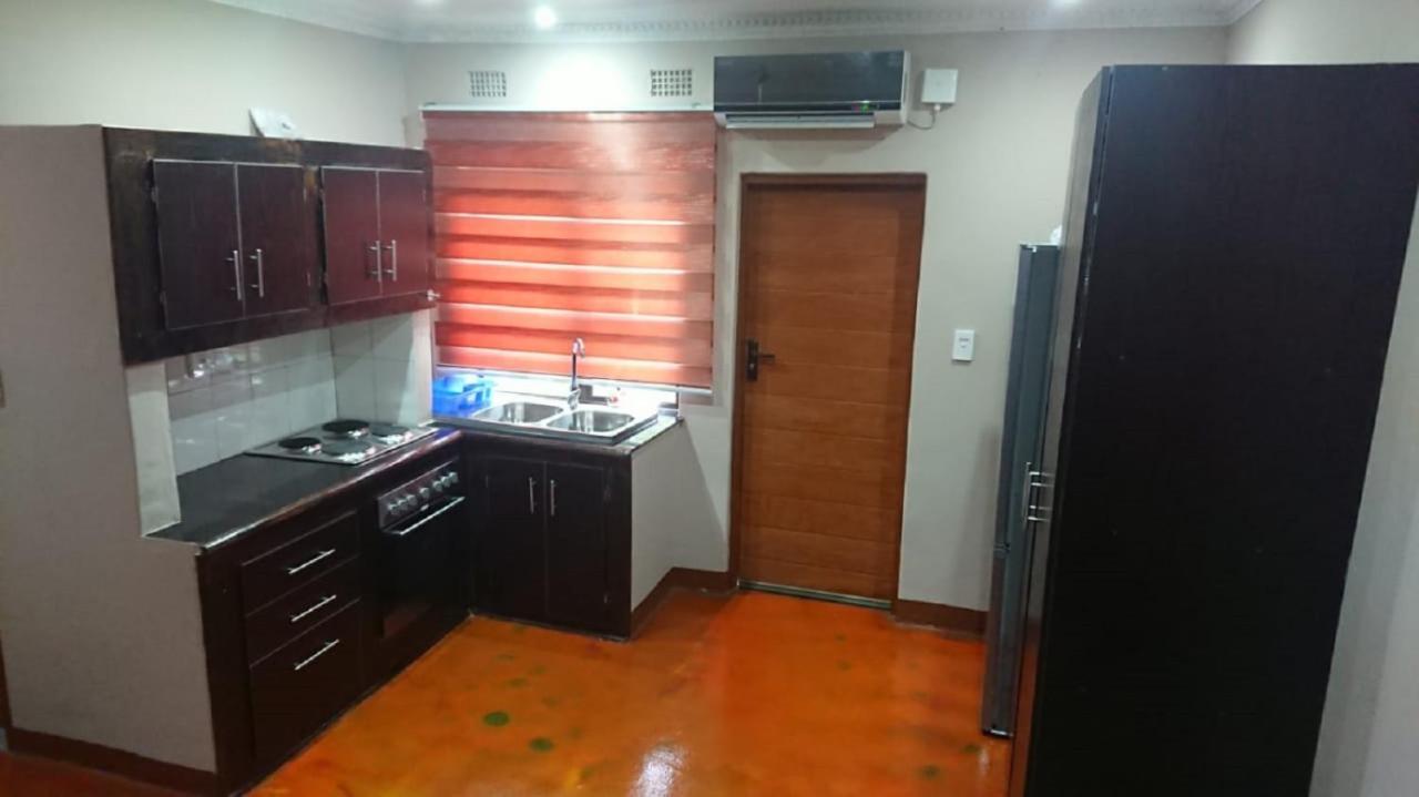 Svh Bush Lodge Марлот Парк Екстериор снимка